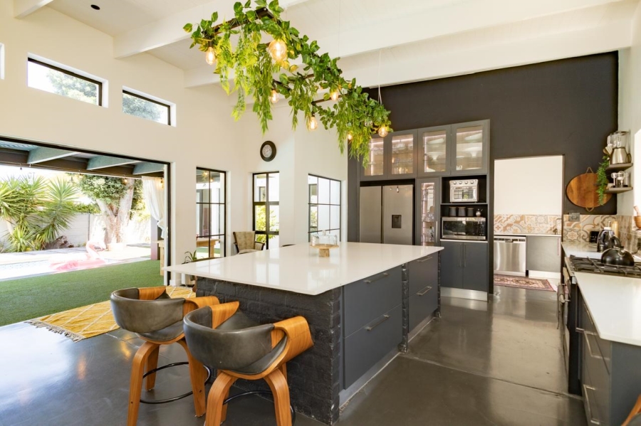 5 Bedroom Property for Sale in Elim Western Cape